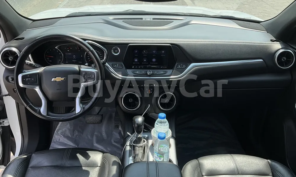 Vehicle photo 9