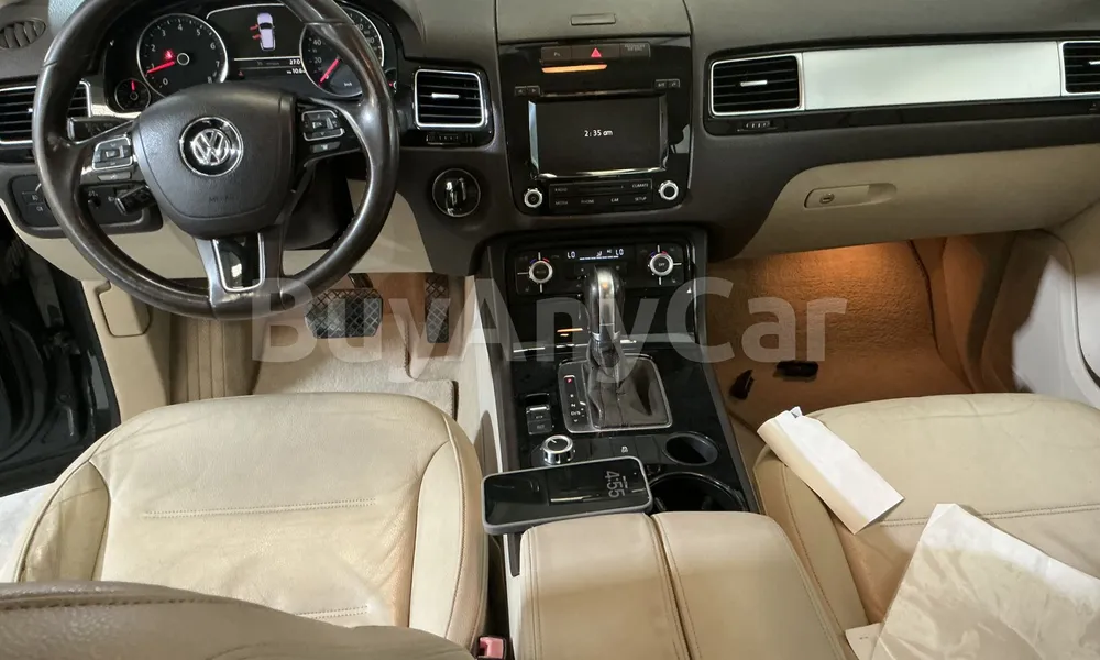 Vehicle photo 8