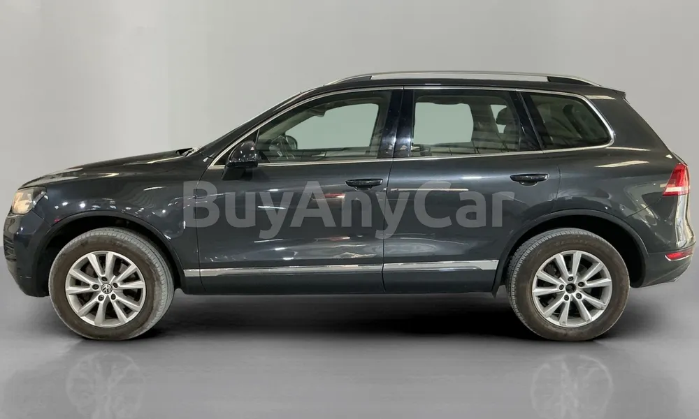 Vehicle photo 4