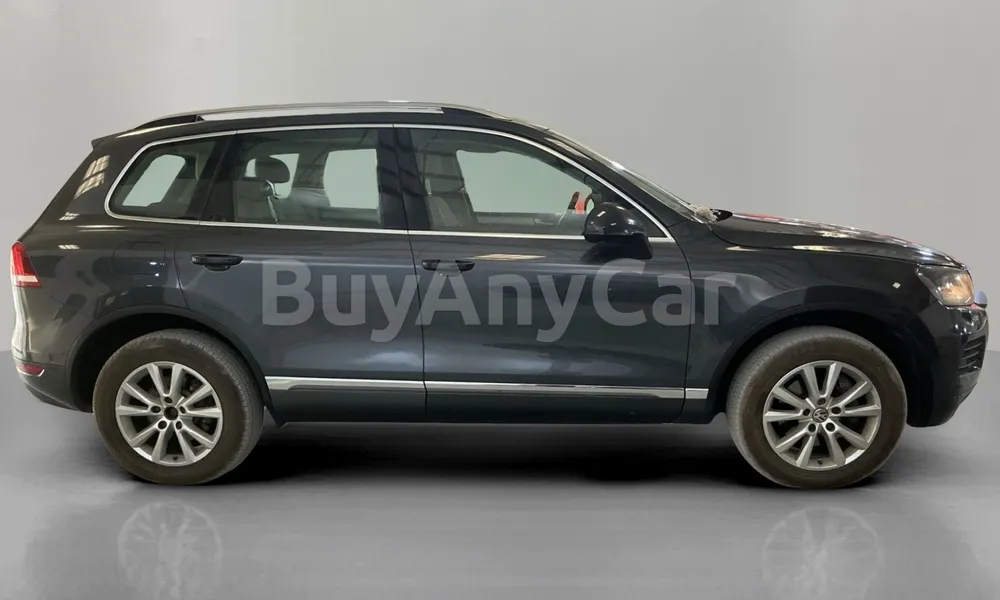 Vehicle photo 3