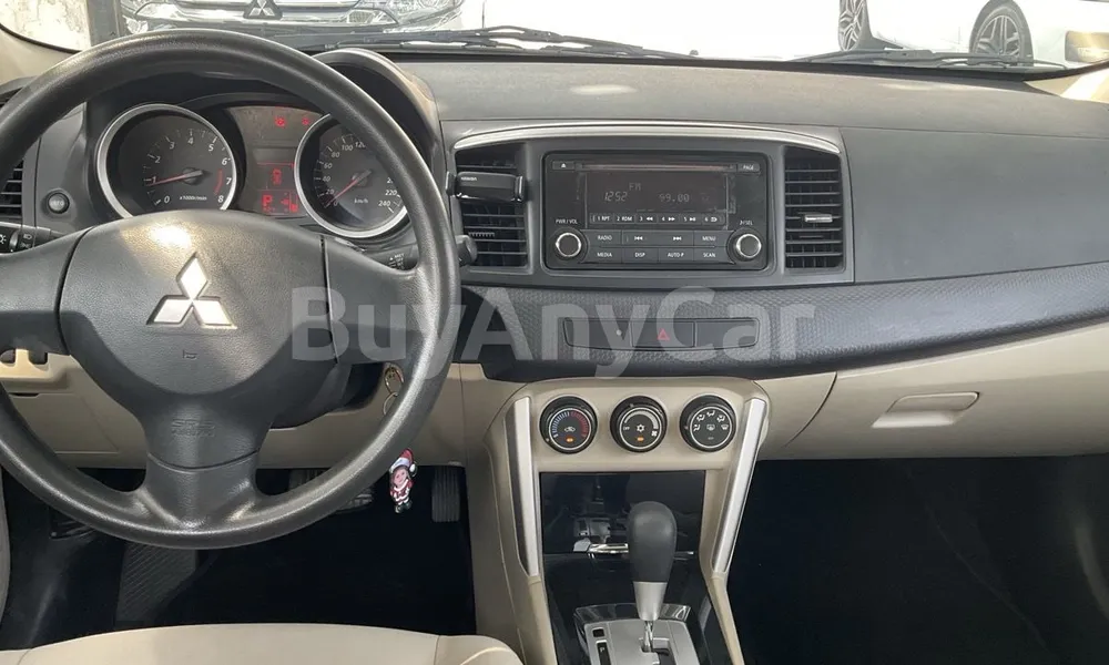 Vehicle photo 7
