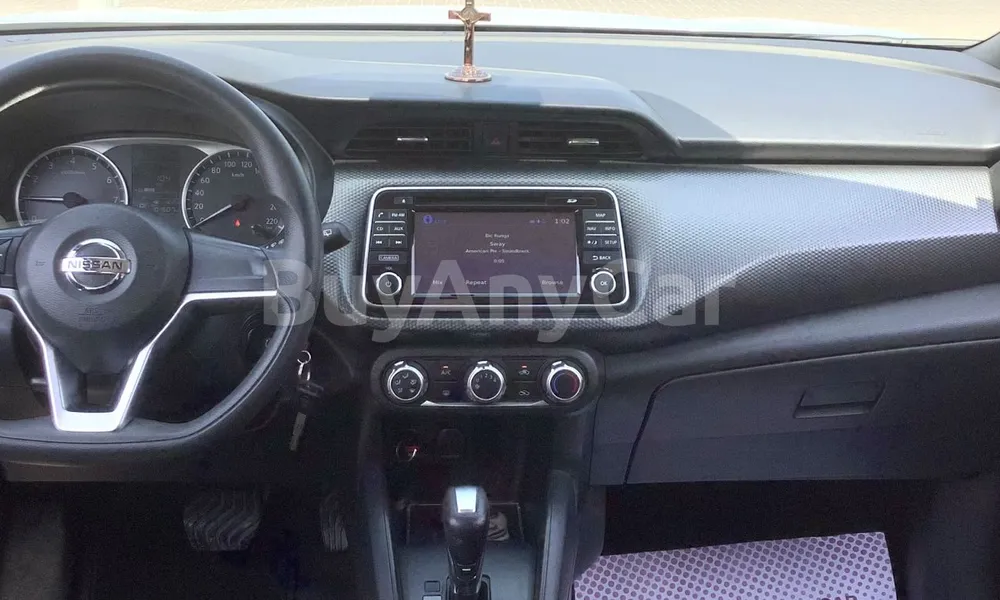 Vehicle photo 8