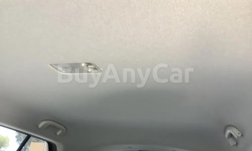 Vehicle photo 9