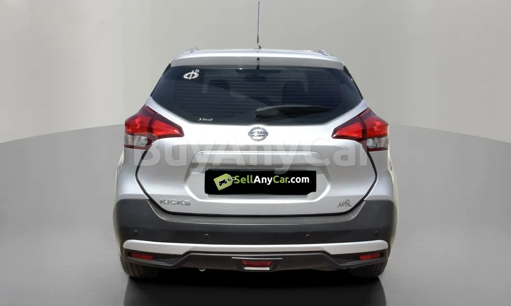 Vehicle photo 2