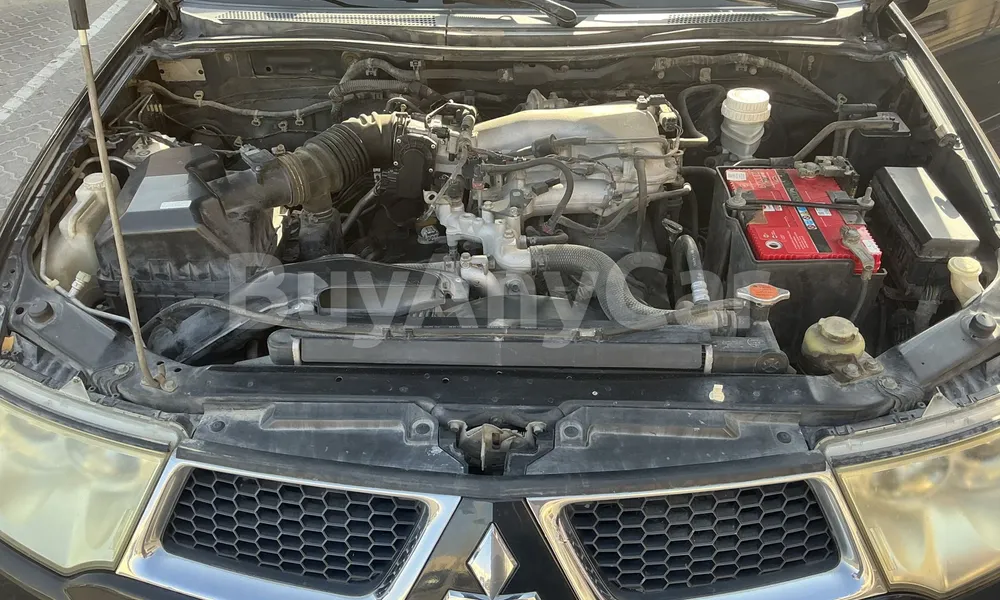 Vehicle photo 7