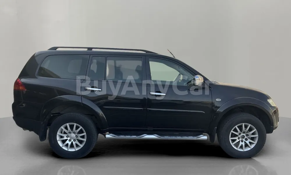 Vehicle photo 4