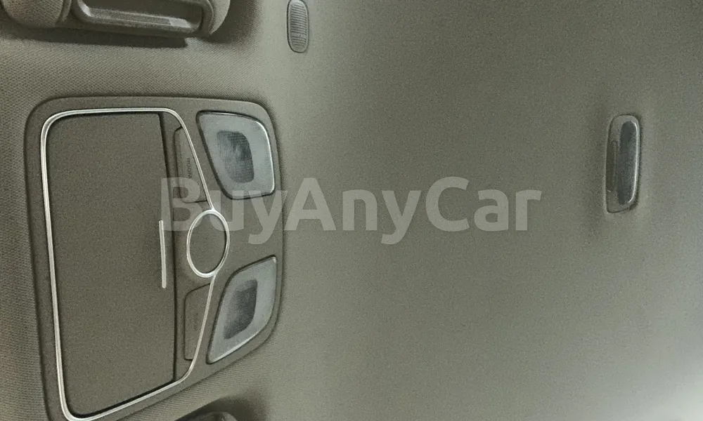 Vehicle photo 10