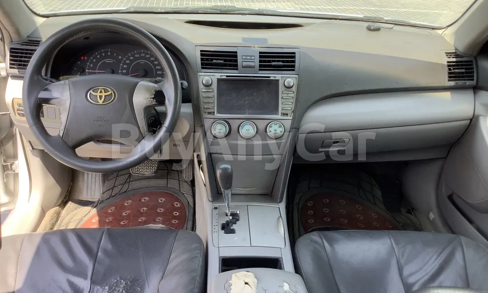 Vehicle photo 8