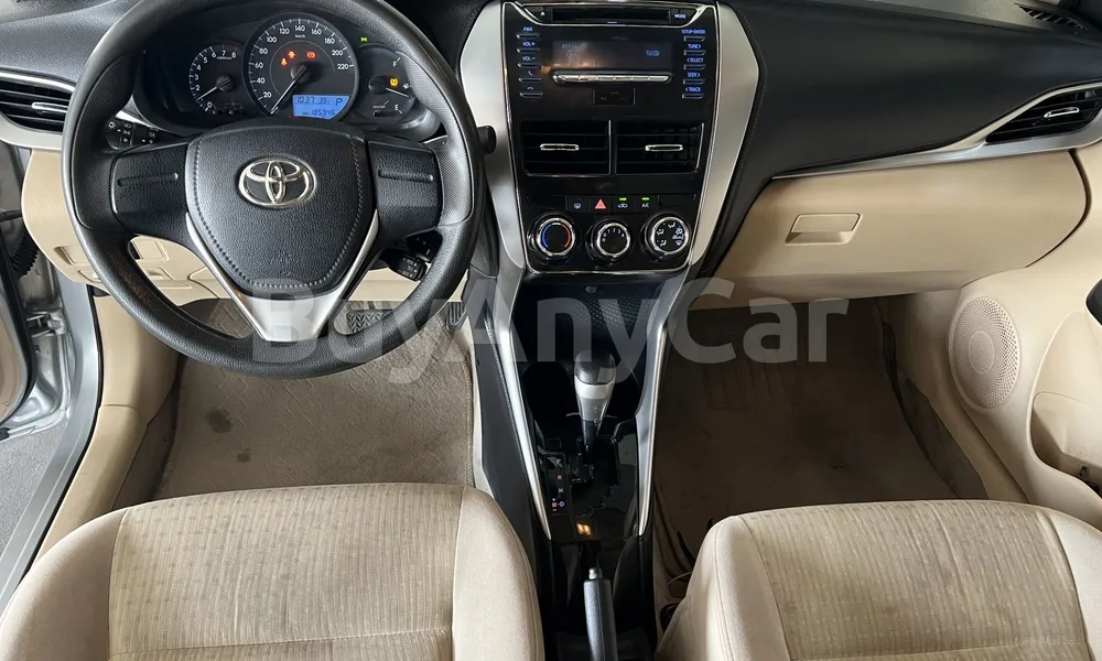 Vehicle photo 9