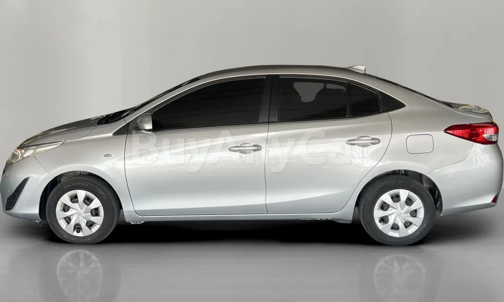 Vehicle photo 4