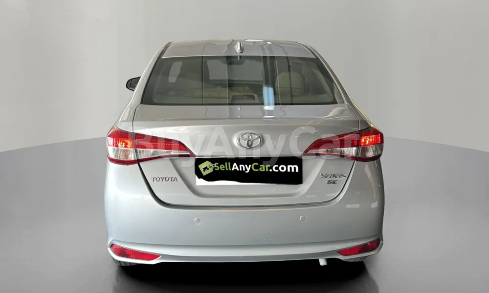 Vehicle photo 2