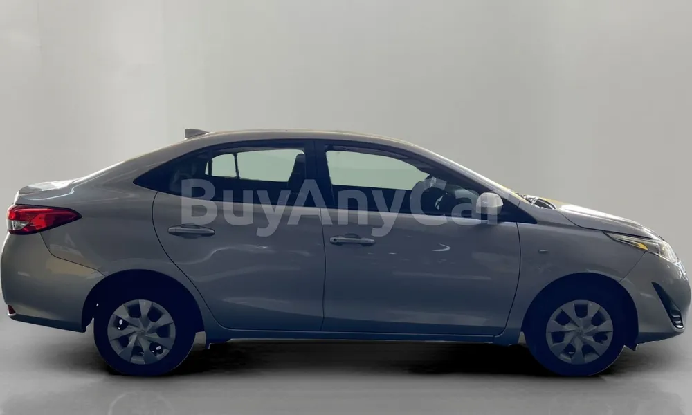 Vehicle photo 3