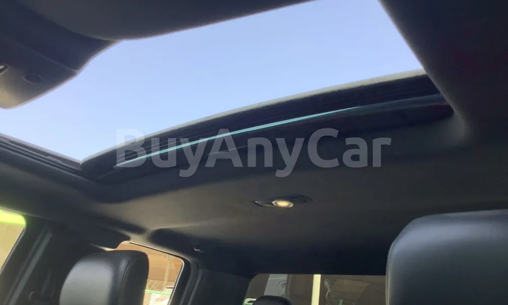 Vehicle photo 9