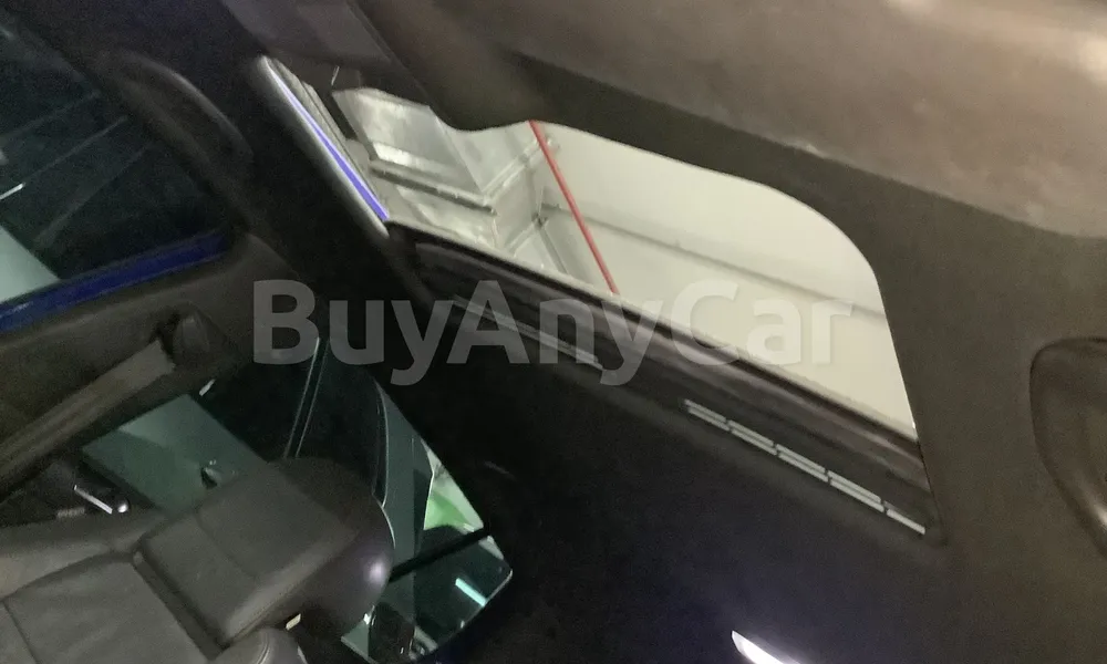 Vehicle photo 9