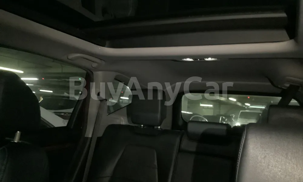 Vehicle photo 9