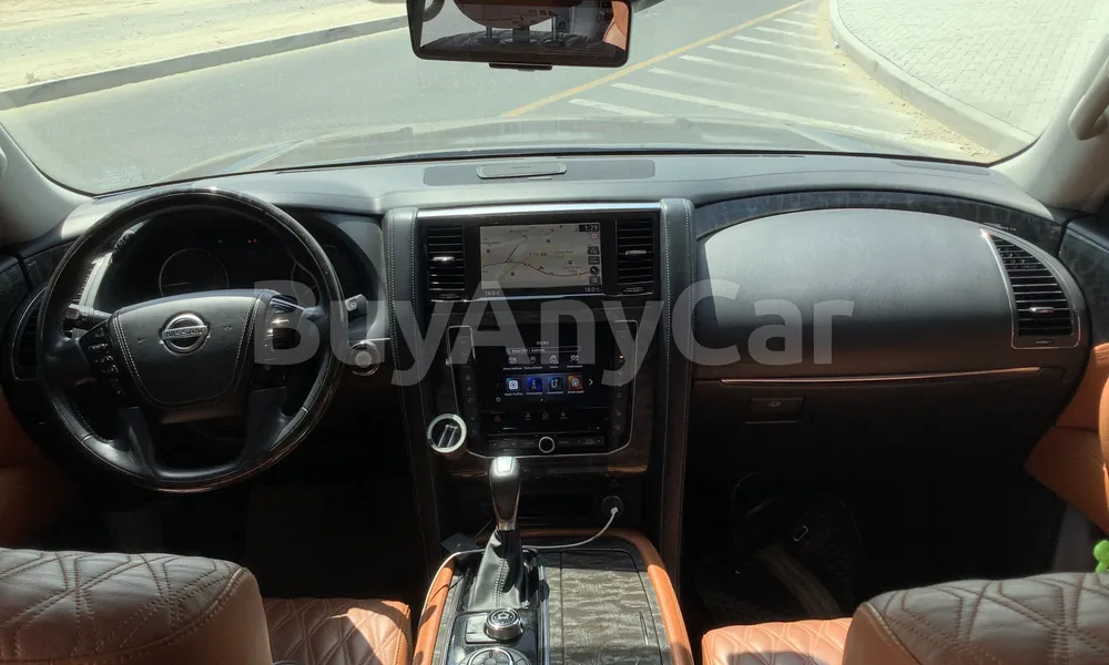 Vehicle photo 8