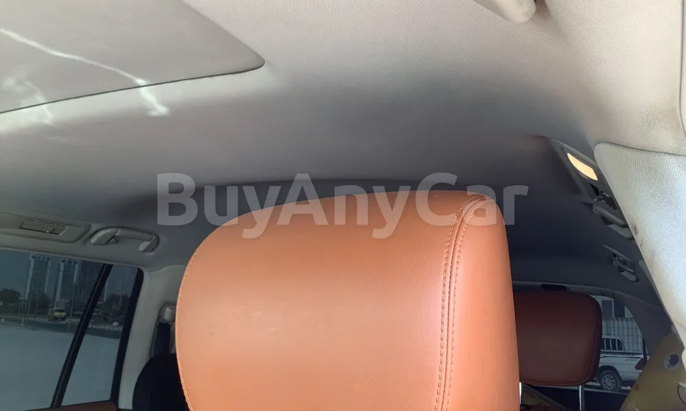 Vehicle photo 9