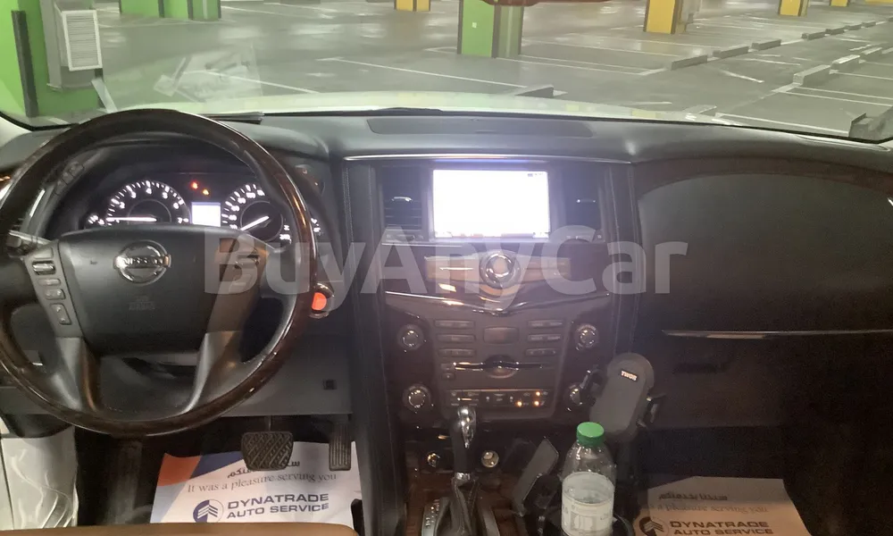Vehicle photo 8