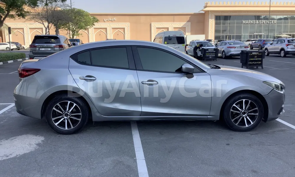 Vehicle photo 3