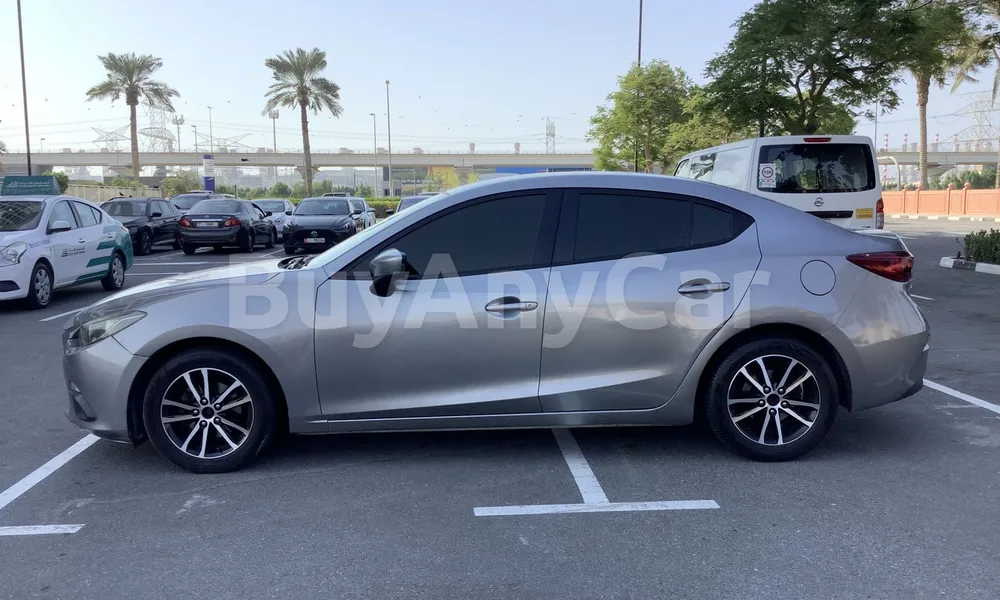 Vehicle photo 4