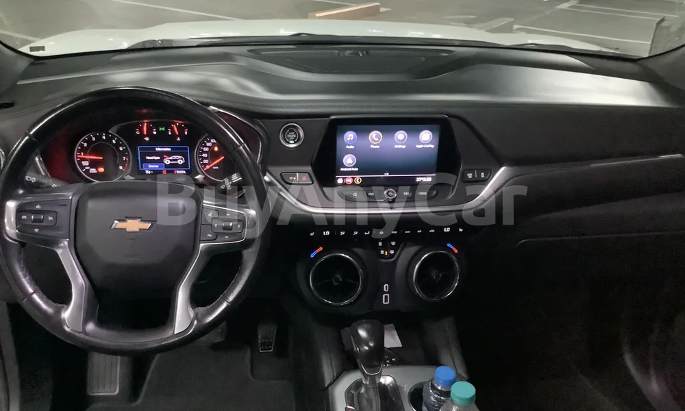 Vehicle photo 8