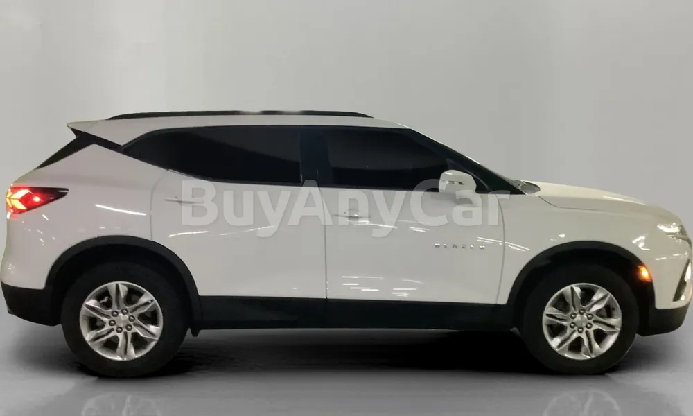Vehicle photo 3