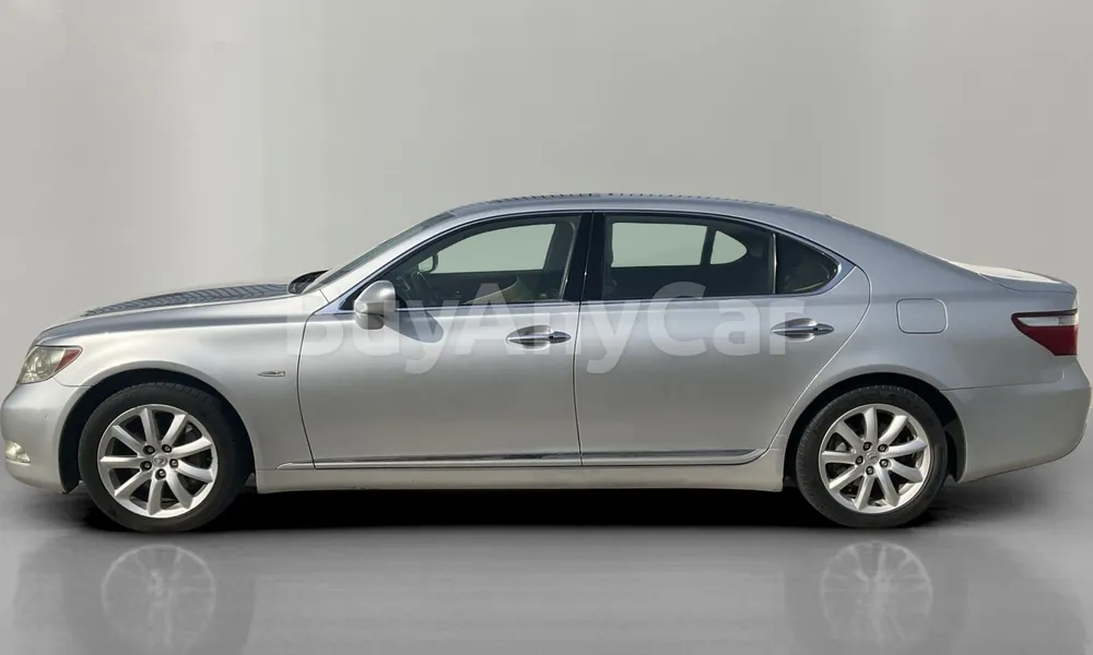 Vehicle photo 4