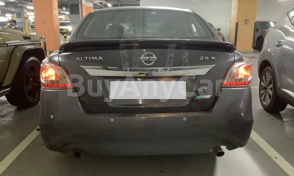 Vehicle photo 2