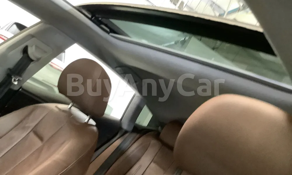 Vehicle photo 9