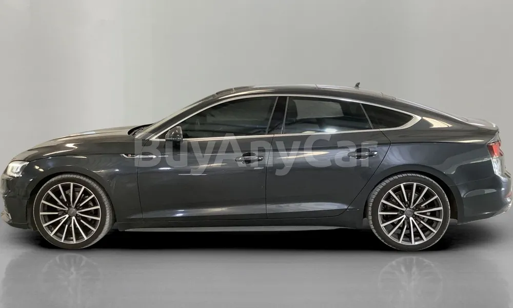 Vehicle photo 5