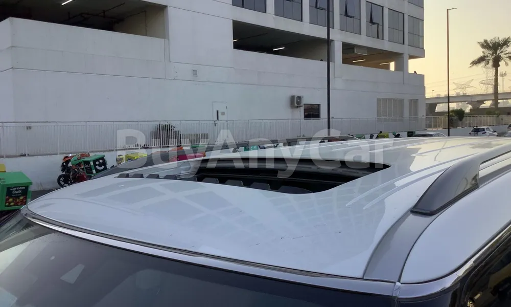 Vehicle photo 5