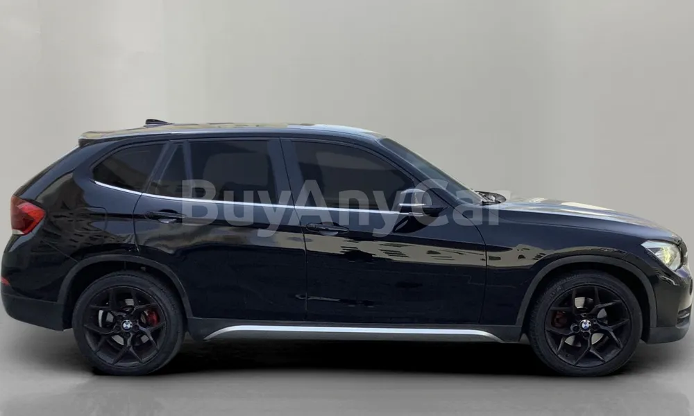 Vehicle photo 3
