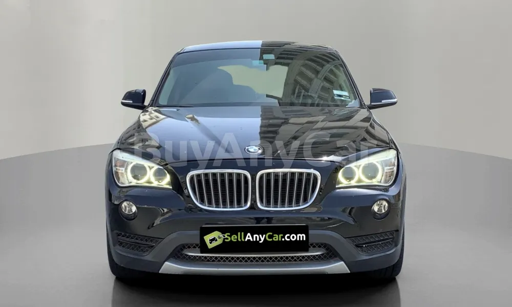 Vehicle photo 1