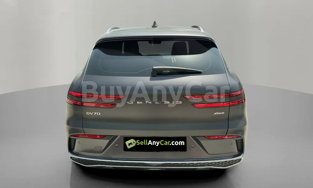 Vehicle photo 2