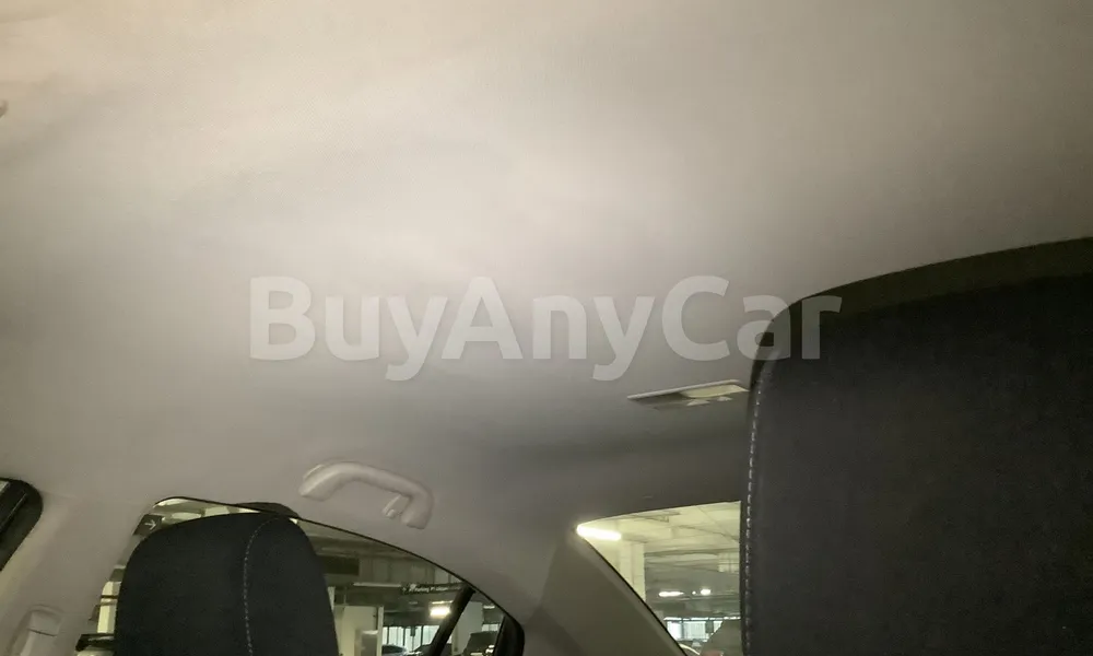 Vehicle photo 9