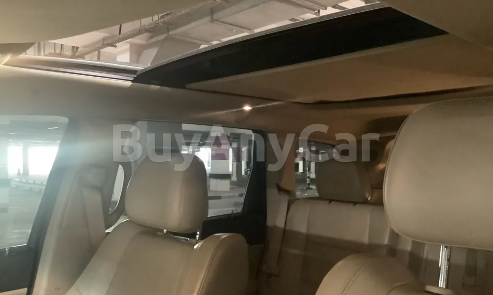 Vehicle photo 11