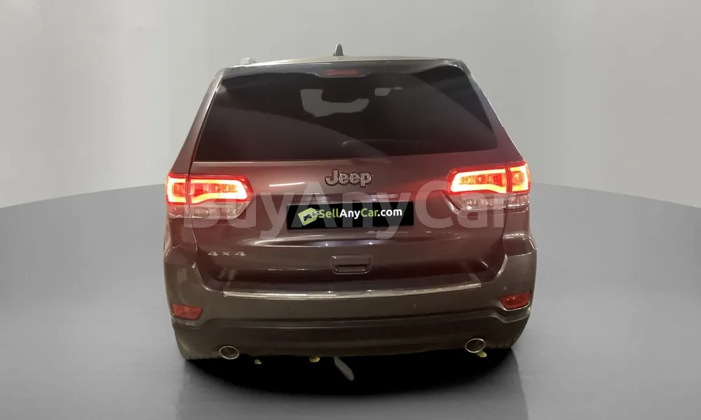 Vehicle photo 4