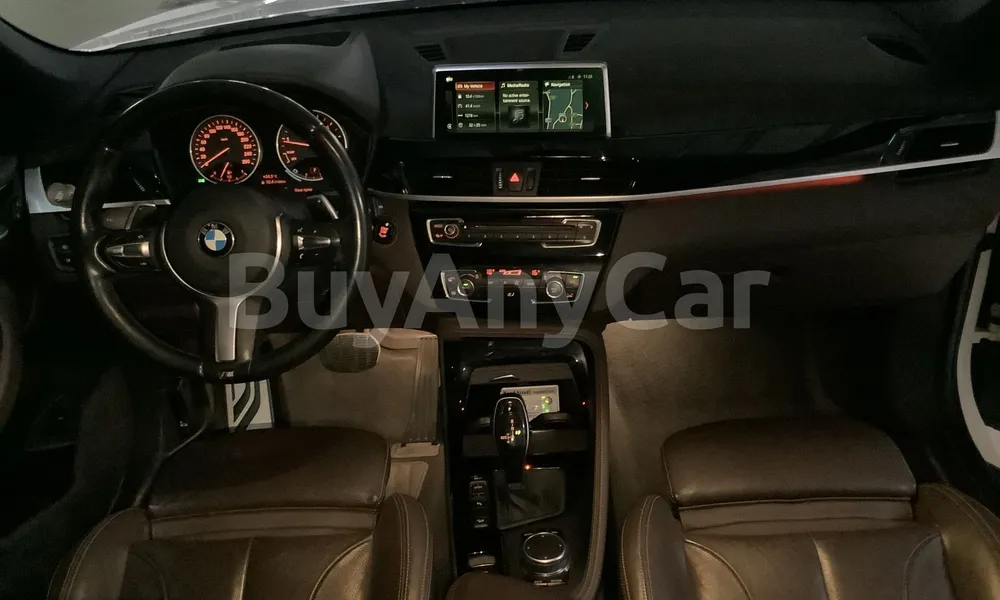 Vehicle photo 7