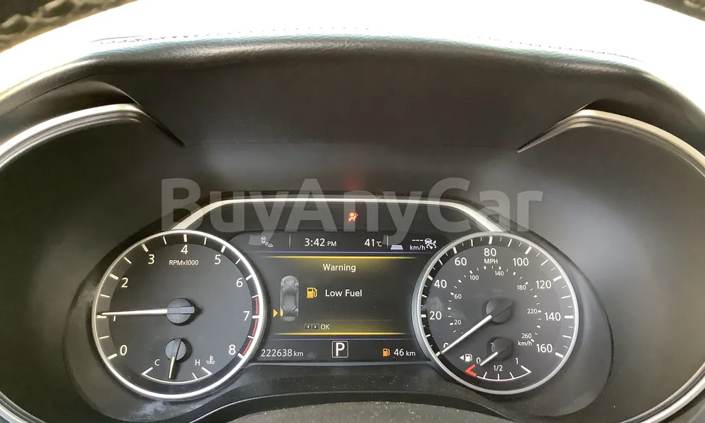 Vehicle photo 9