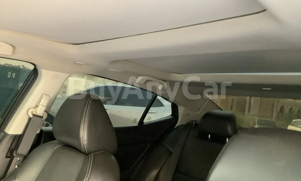 Vehicle photo 8