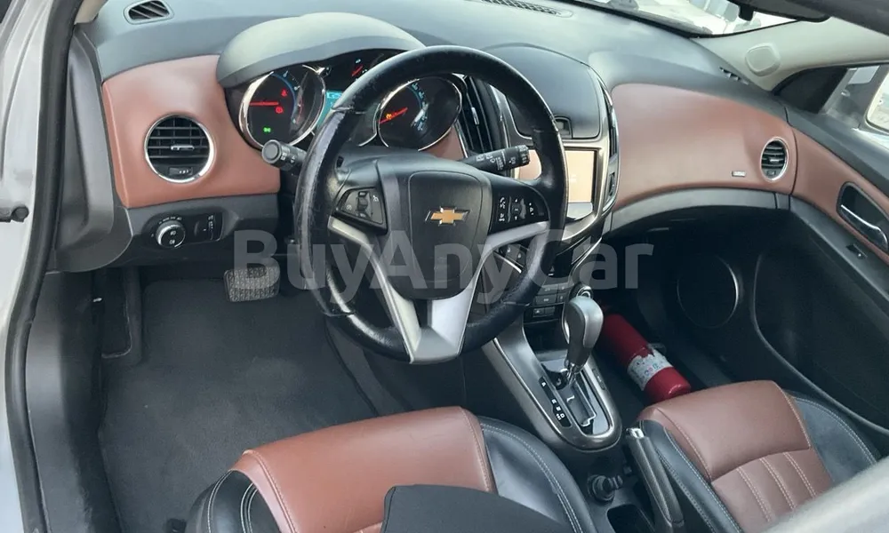 Vehicle photo 9