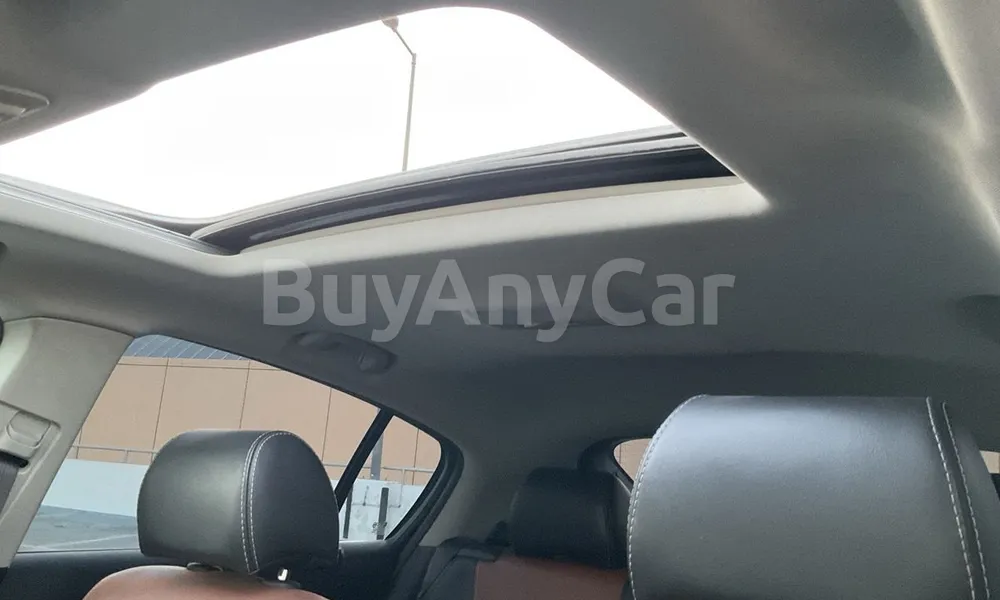 Vehicle photo 8