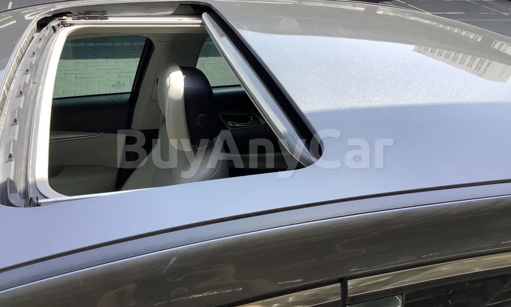 Vehicle photo 5