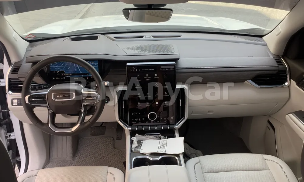 Vehicle photo 9
