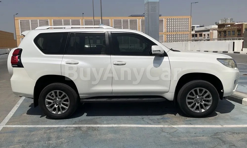 Vehicle photo 4
