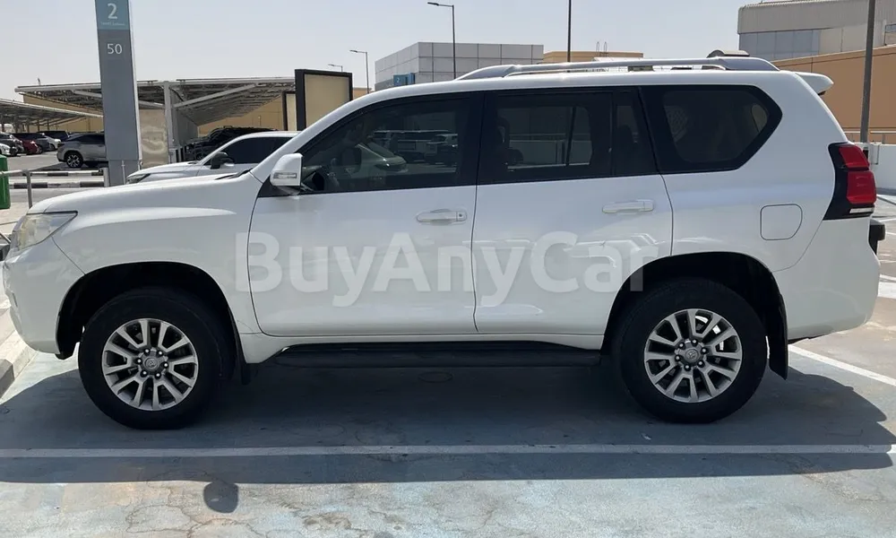 Vehicle photo 3