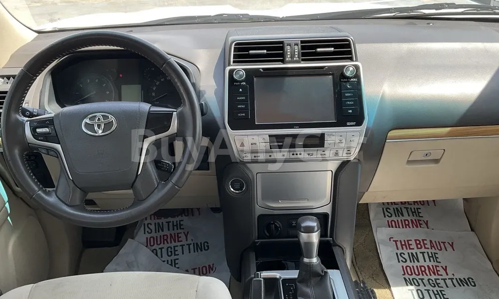 Vehicle photo 8