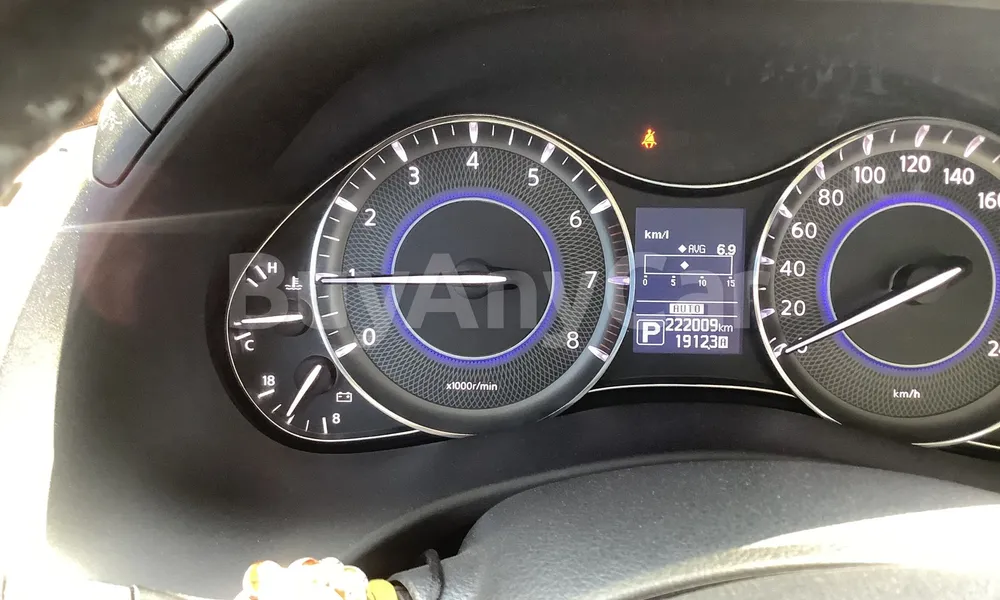 Vehicle photo 9