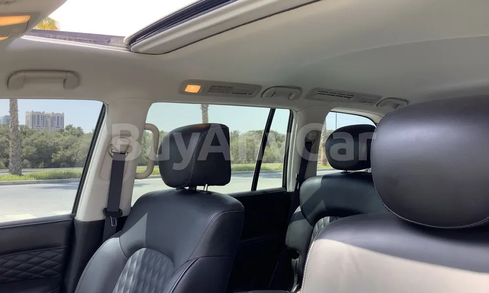 Vehicle photo 10