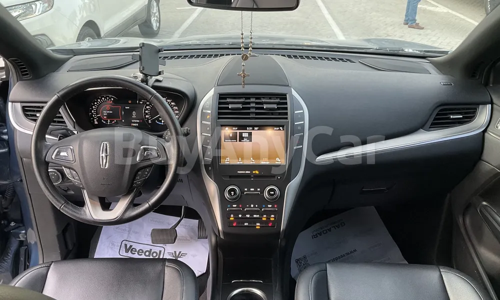 Vehicle photo 8